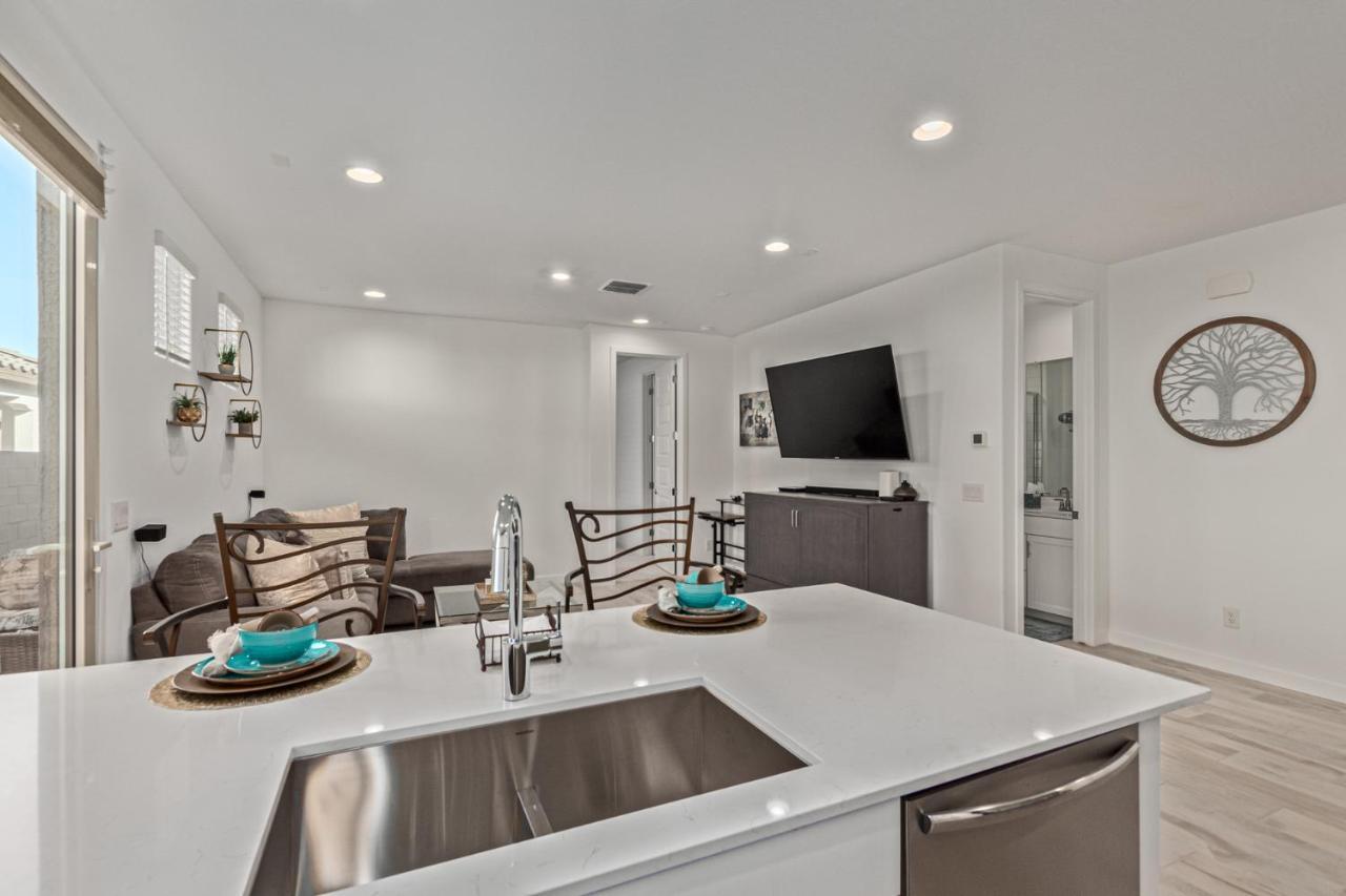 At Your Service - Modern Amenities, Urban Location, Sophisticated Style フェニックス エクステリア 写真